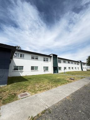 2 Bed, 1 Bath Apartment for Rent! -One Month Free with a 12-Month Lease – photo 1