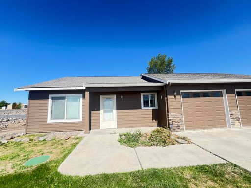 Newly Renovated 2 Bedroom – photo 1