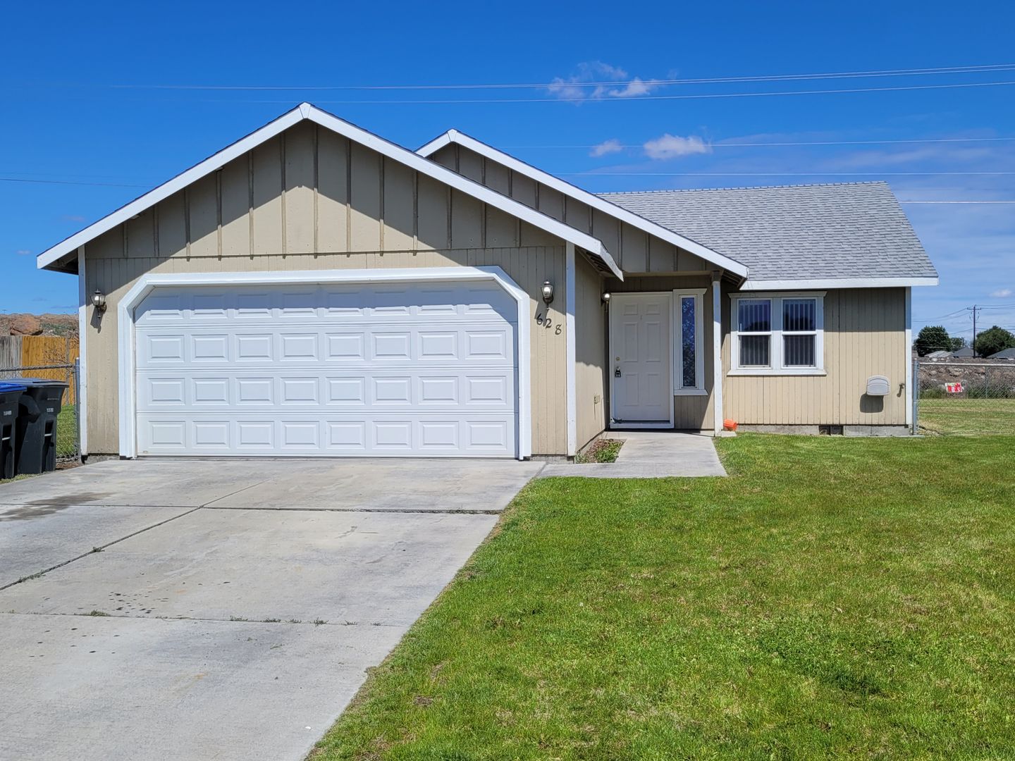 MOSES LAKE House: 628 N PENNSYLVANIA