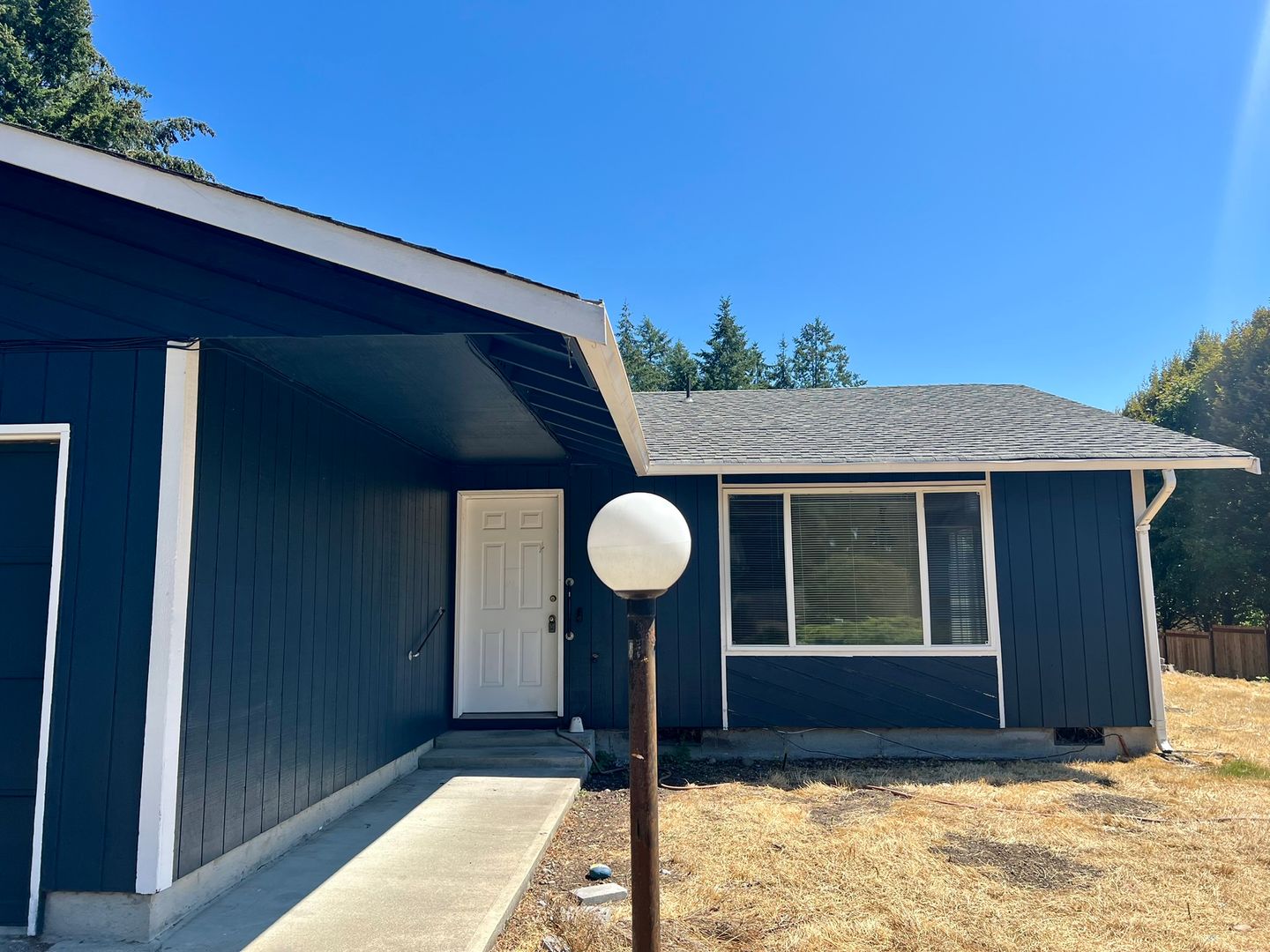 Lacey Multiplex: 9236 White Fir Dr NE - B
