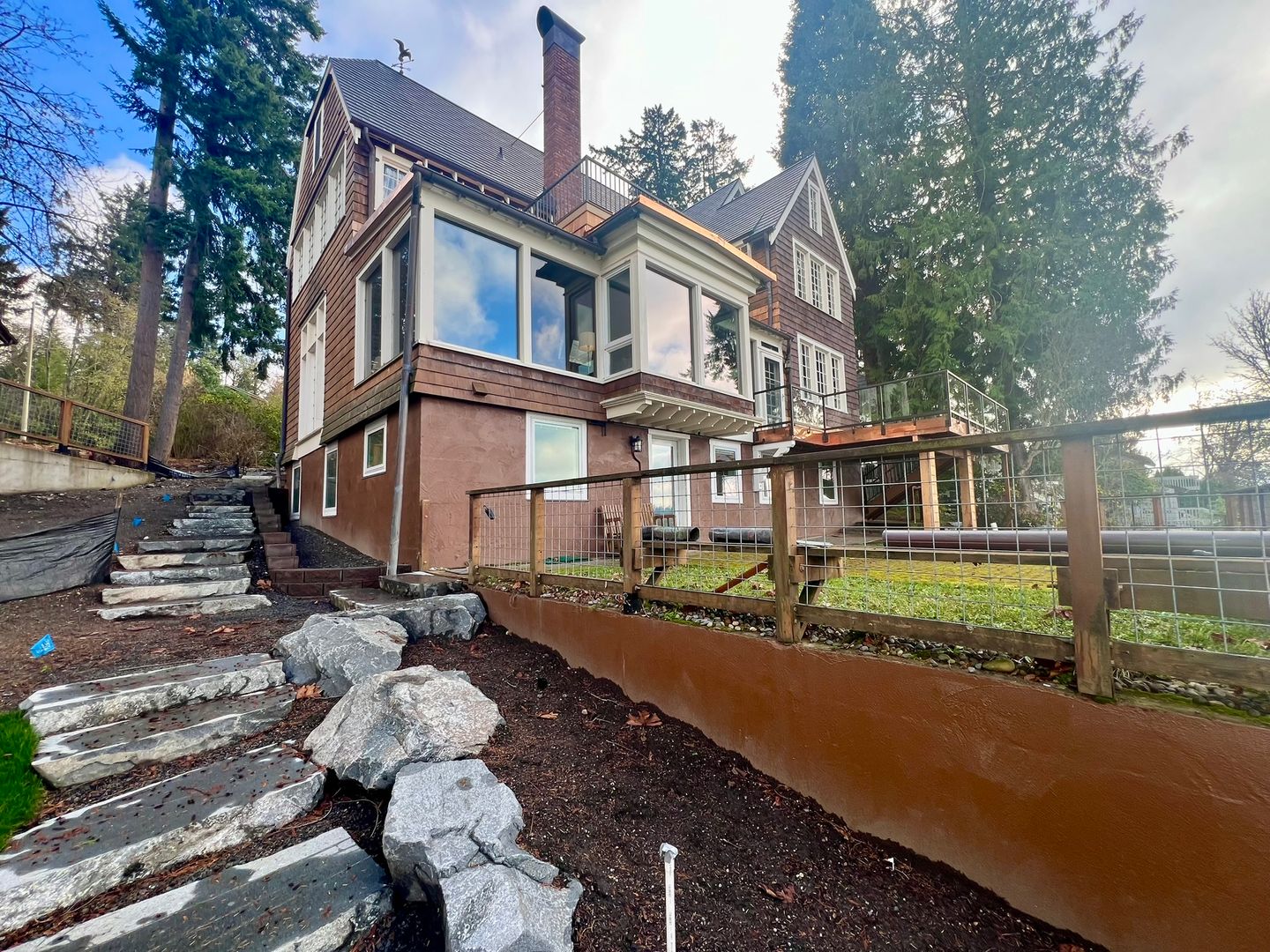 Olympia House: 2061 East Bay Dr