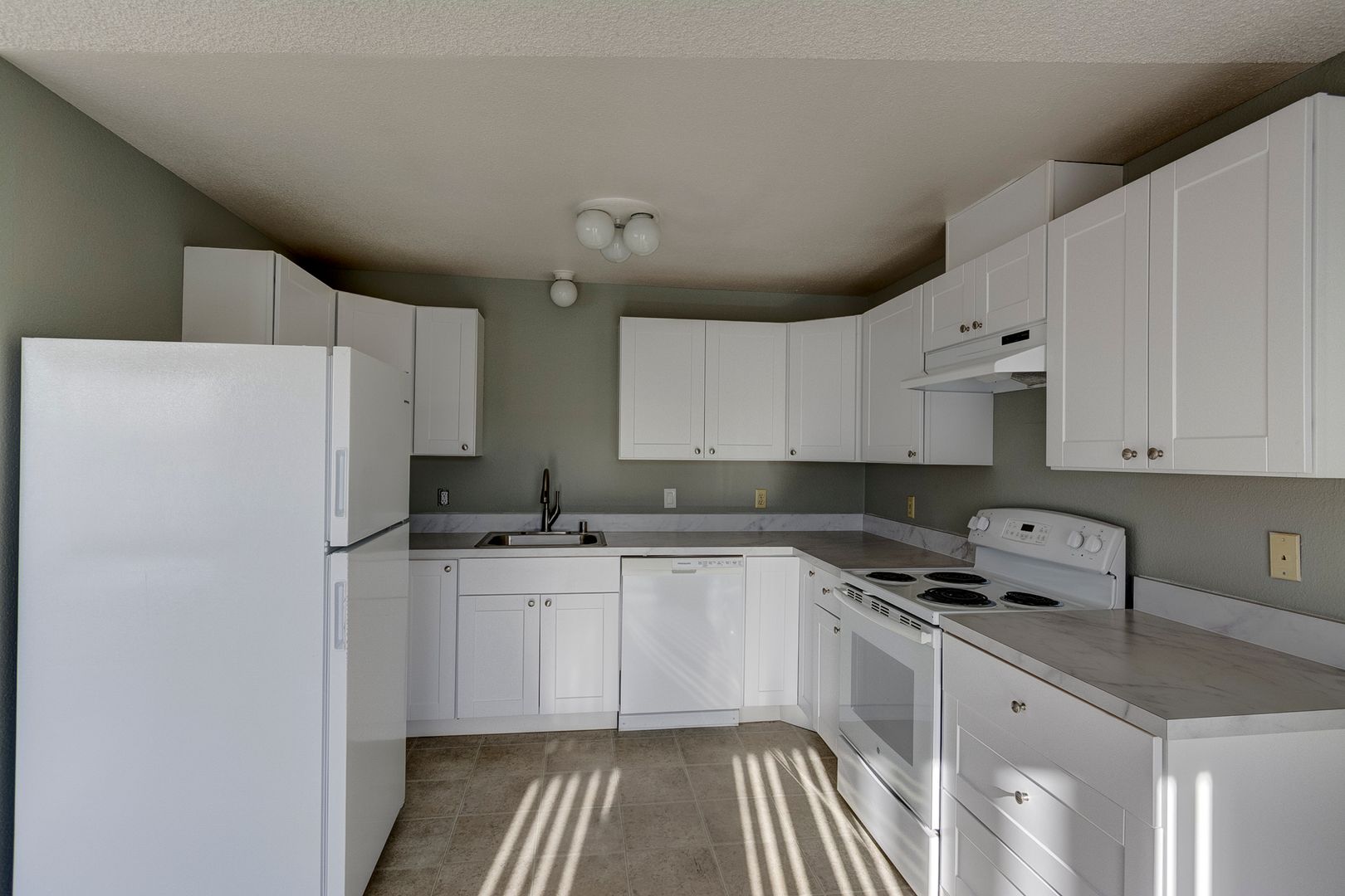 Oak Harbor Apartment: 1080 SE City Beach St