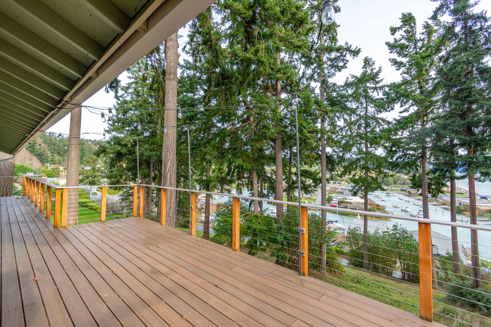 Oak Harbor House: 2180 Aurora Ct