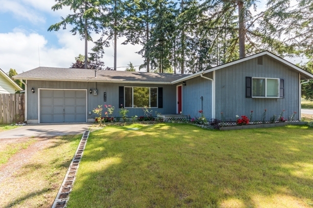 Oak Harbor House: 4318 Terrace Drive