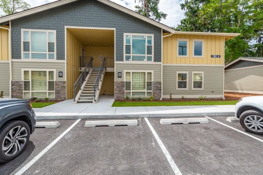 Newer Construction 3 Bedroom/2 Bathroom Apartment @ Park Terrace Apartments - Ground floor – photo 1