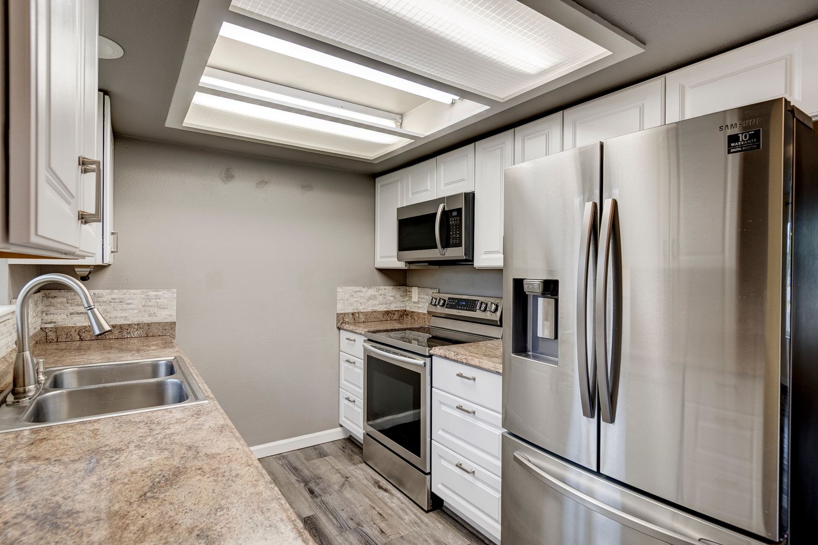 Oak Harbor House: 692 NW Hiyu Dr