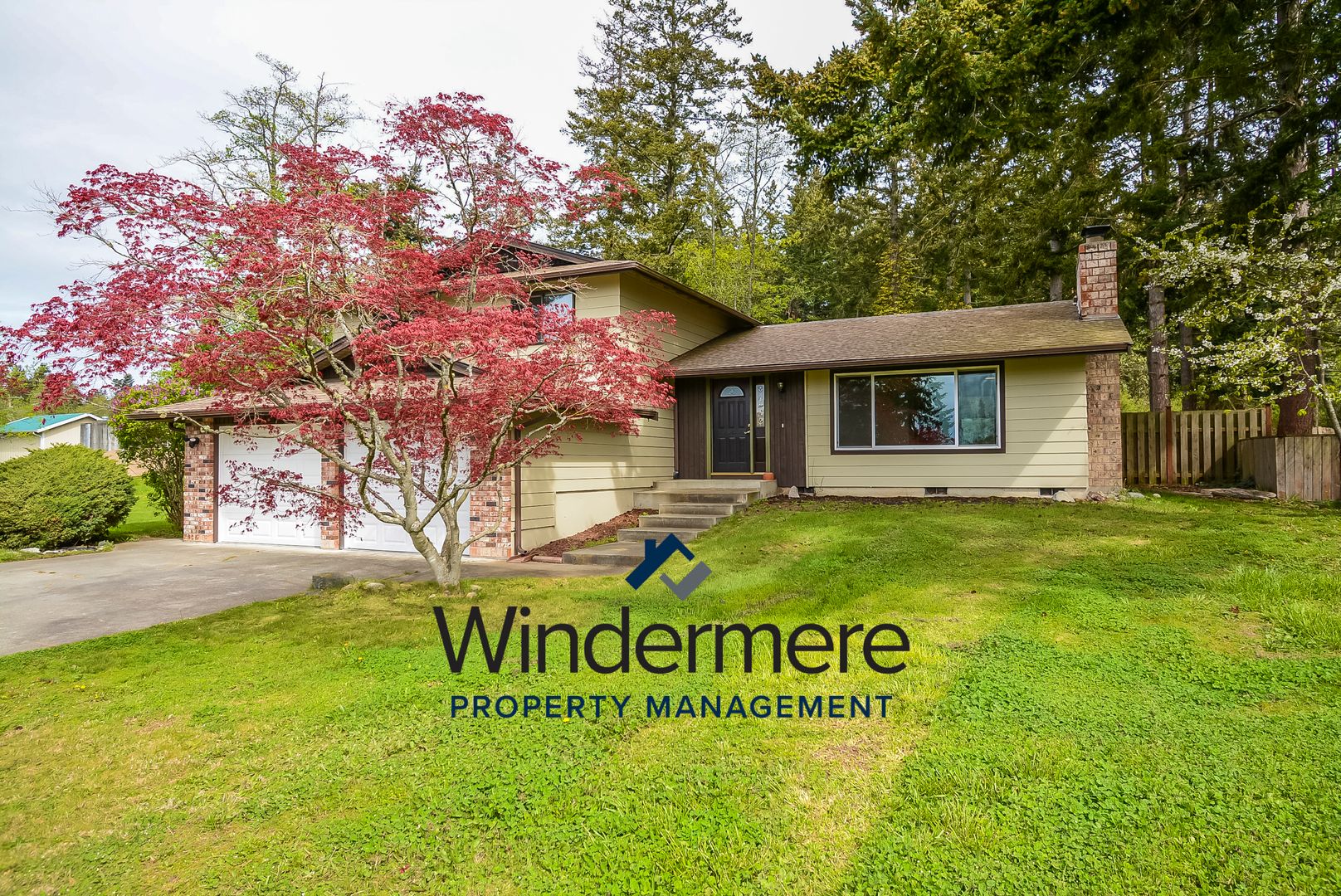 Oak Harbor House: 1285 Crescent Dr