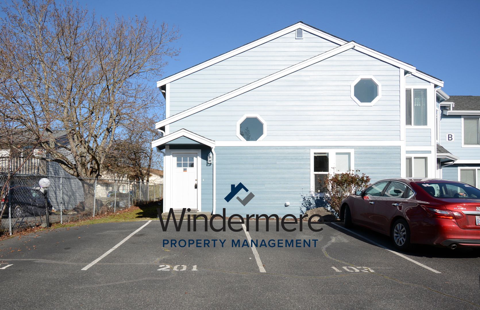 Oak Harbor Apartment: 952 SE Ely St