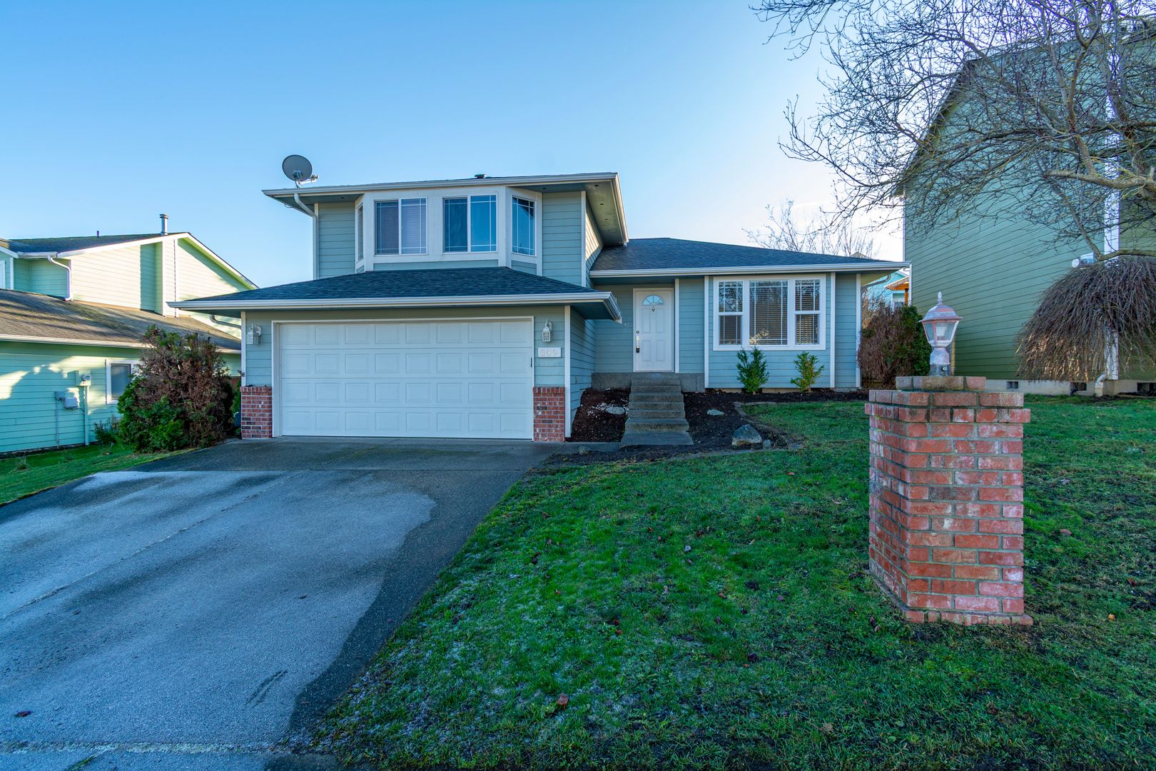 Oak Harbor House: 309 NW Cherry Hill Loop