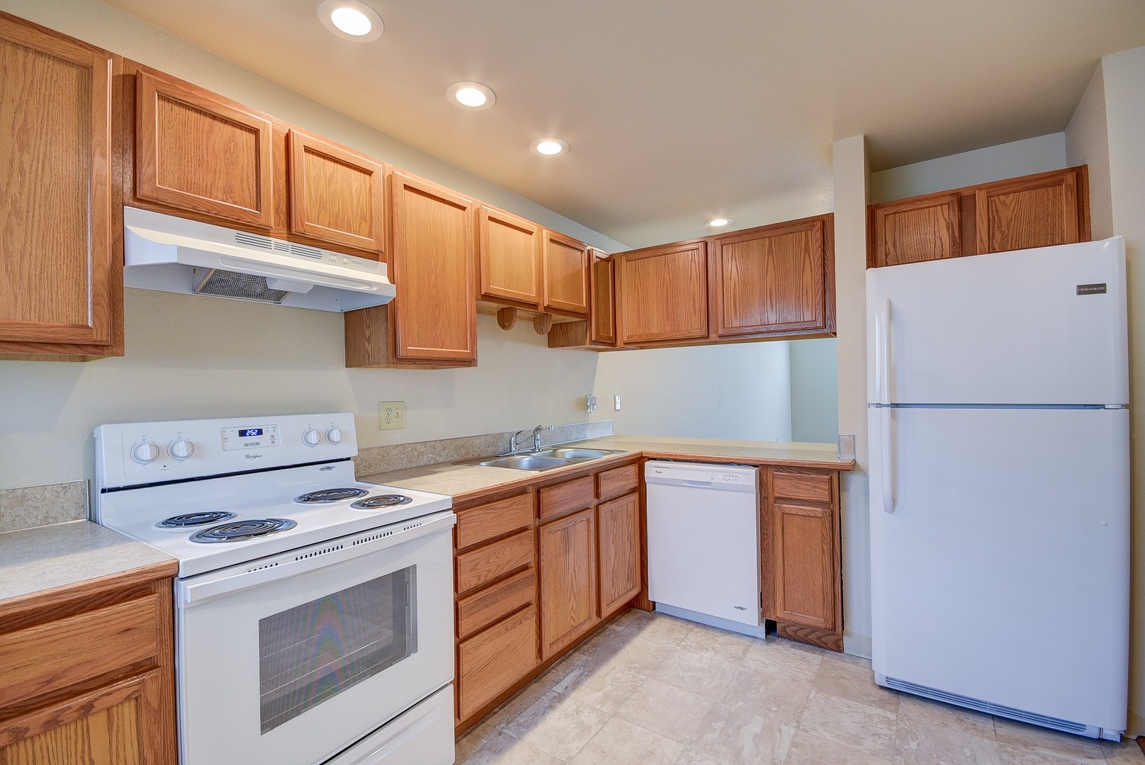 Oak Harbor Apartment: 1651 NE 16th Ave