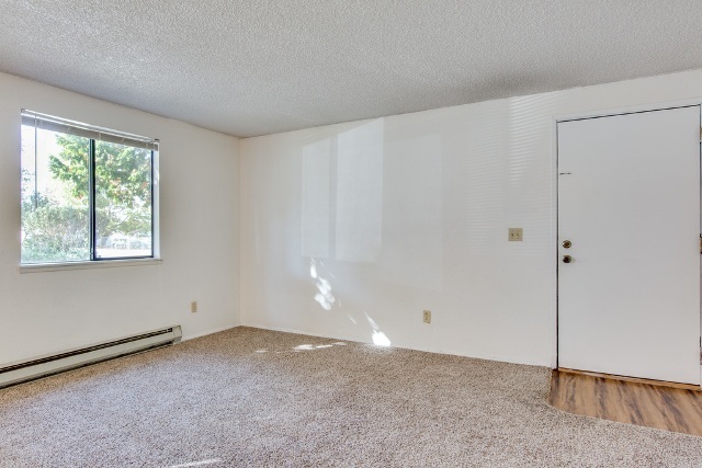 Oak Harbor Apartment: 310 SE Midway Blvd