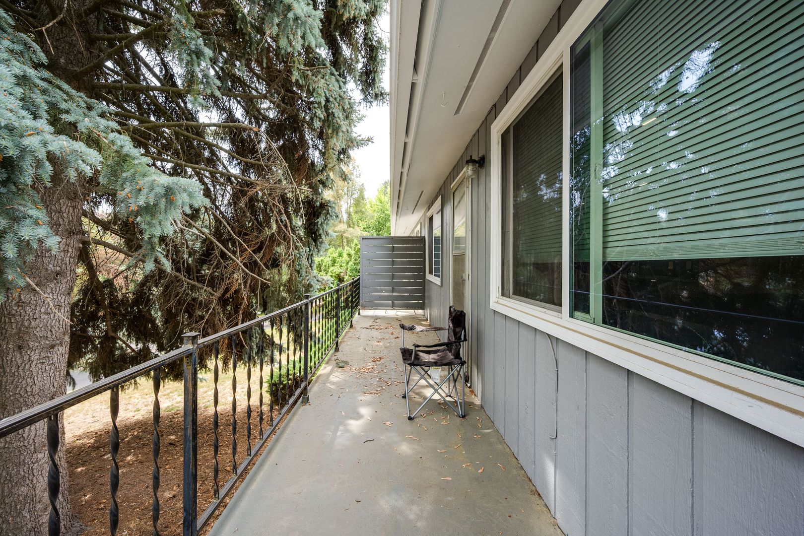 Pullman Apartment: 165 SW Spruce St.