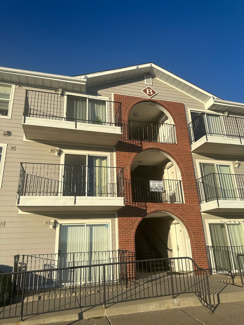 Pullman House: 1645 NE Merman Drive - Merman - #B201