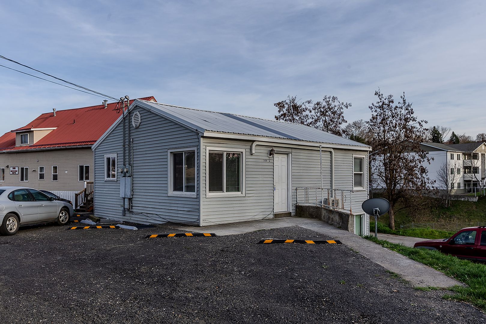 Lewiston Apartment: 506 Southway Dr.