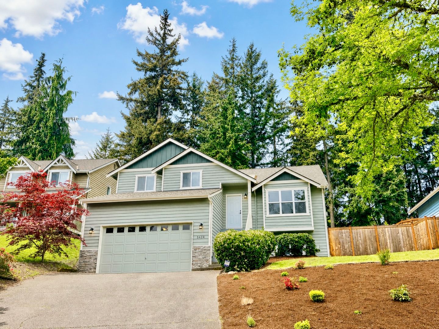 Everett House: 5404 Narbeck Ave