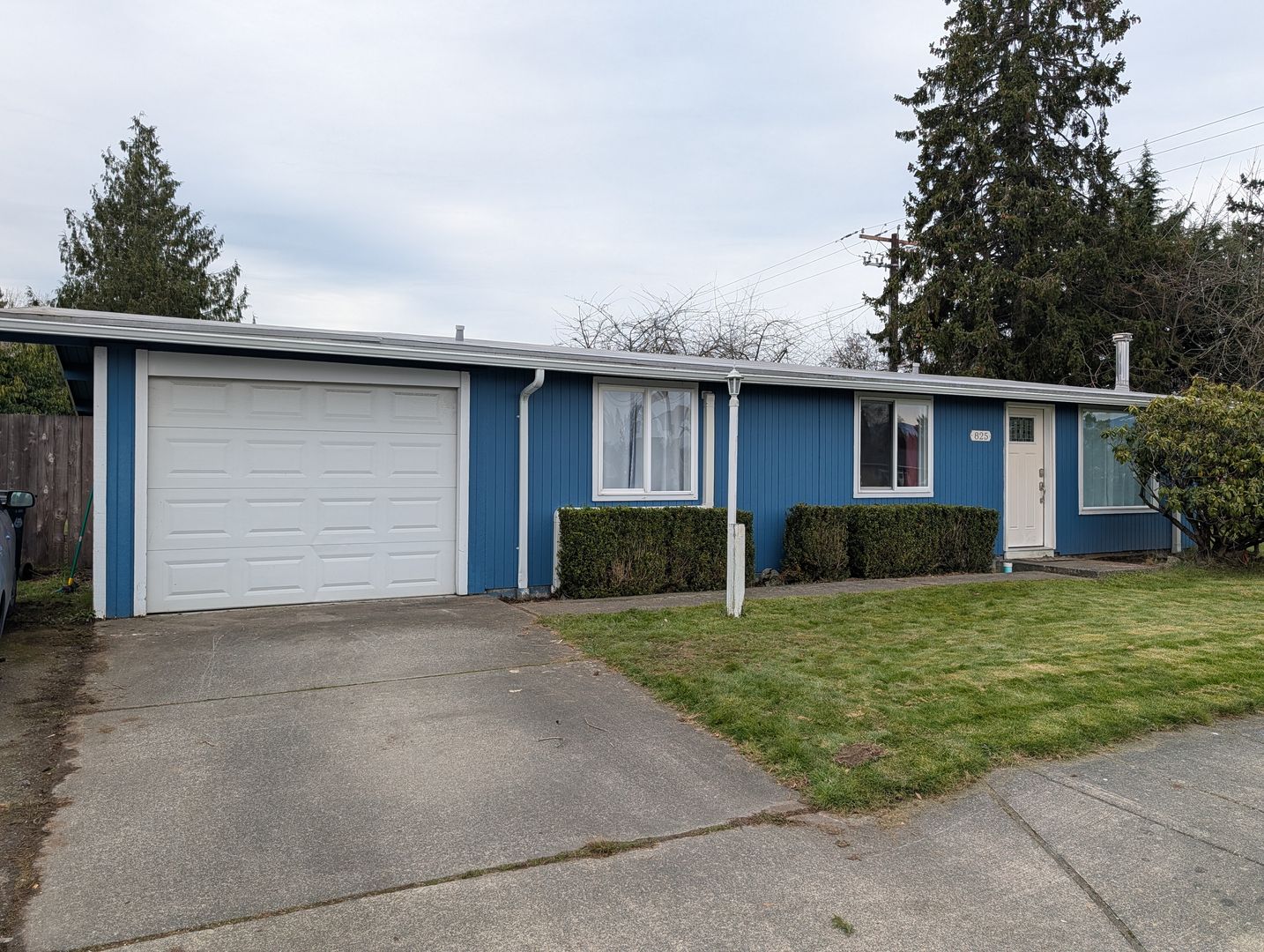 Mount Vernon House: 825 North Laventure Road