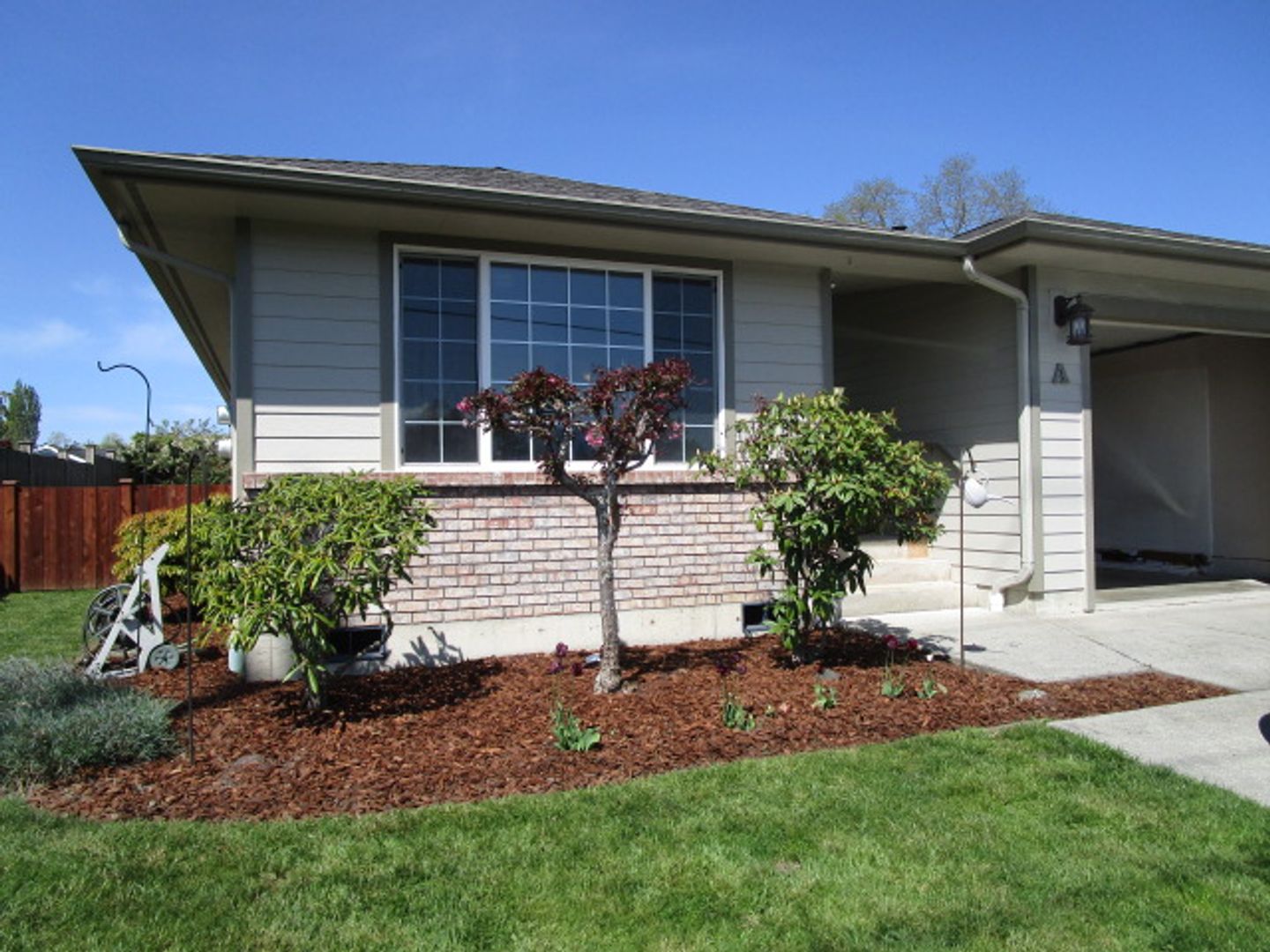 Mount Vernon House: 127 South 18th Street, Unit A