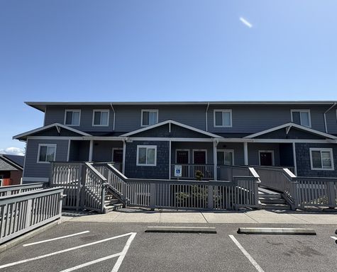 Portage Place | 3602 Portage Lane, Unit 101