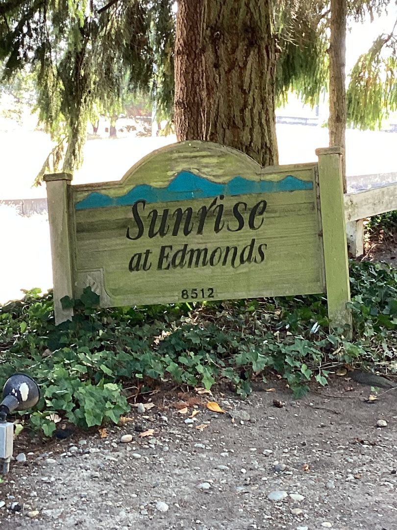 Edmonds House: 8512 242nd St SW #4