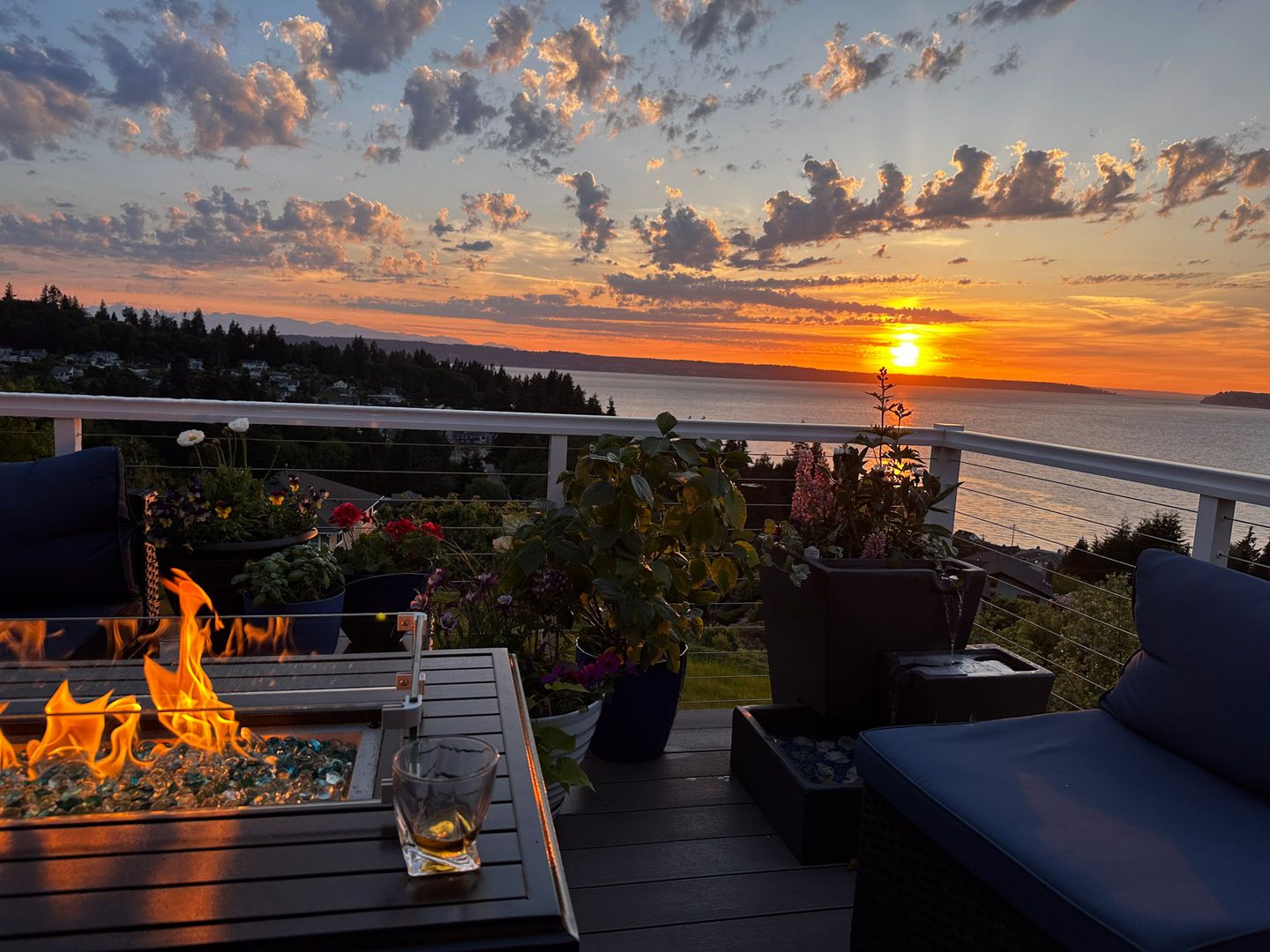 Everett House: 4618 Seahurst Ave