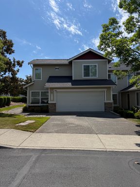 Lake Stevens 3 bedroom in gated community