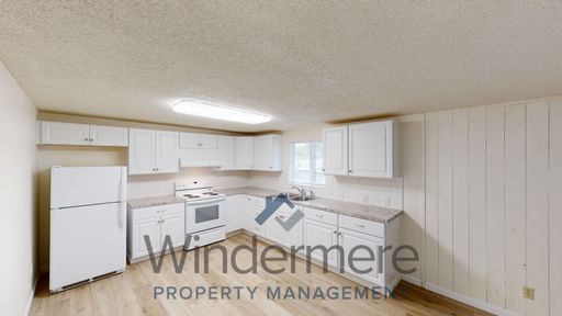 925 S College #F - *Updated unit*