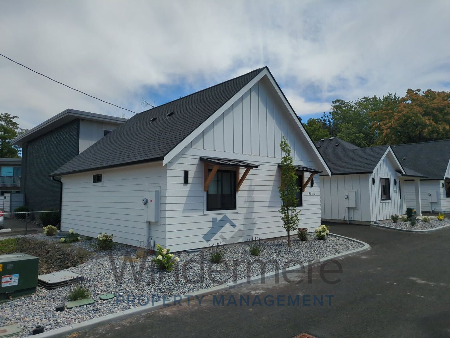 Walla Walla Apartment: 831 & 833 S 2nd Ave
