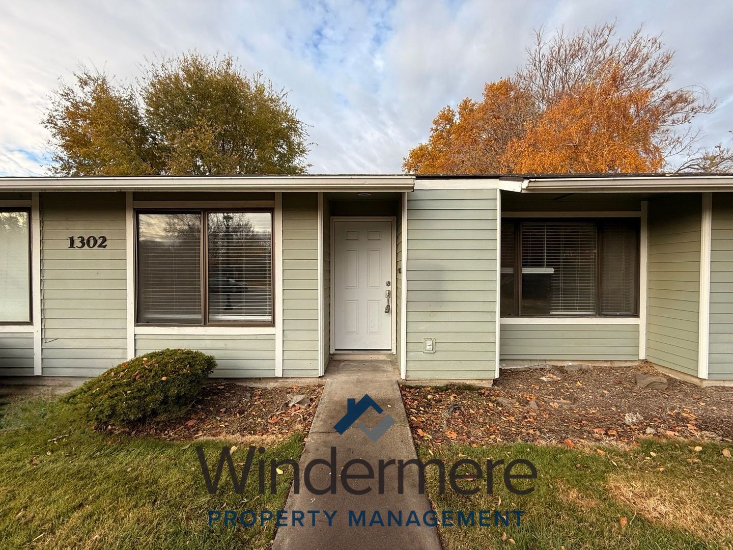 College Place Apartment: Hillcrest Apartments