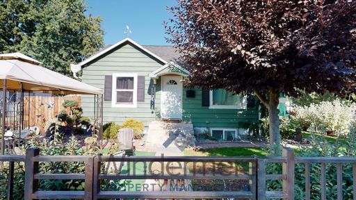 527 E Cherry **Basement Apartment - Flat Rate of $50/month for All Utilities**