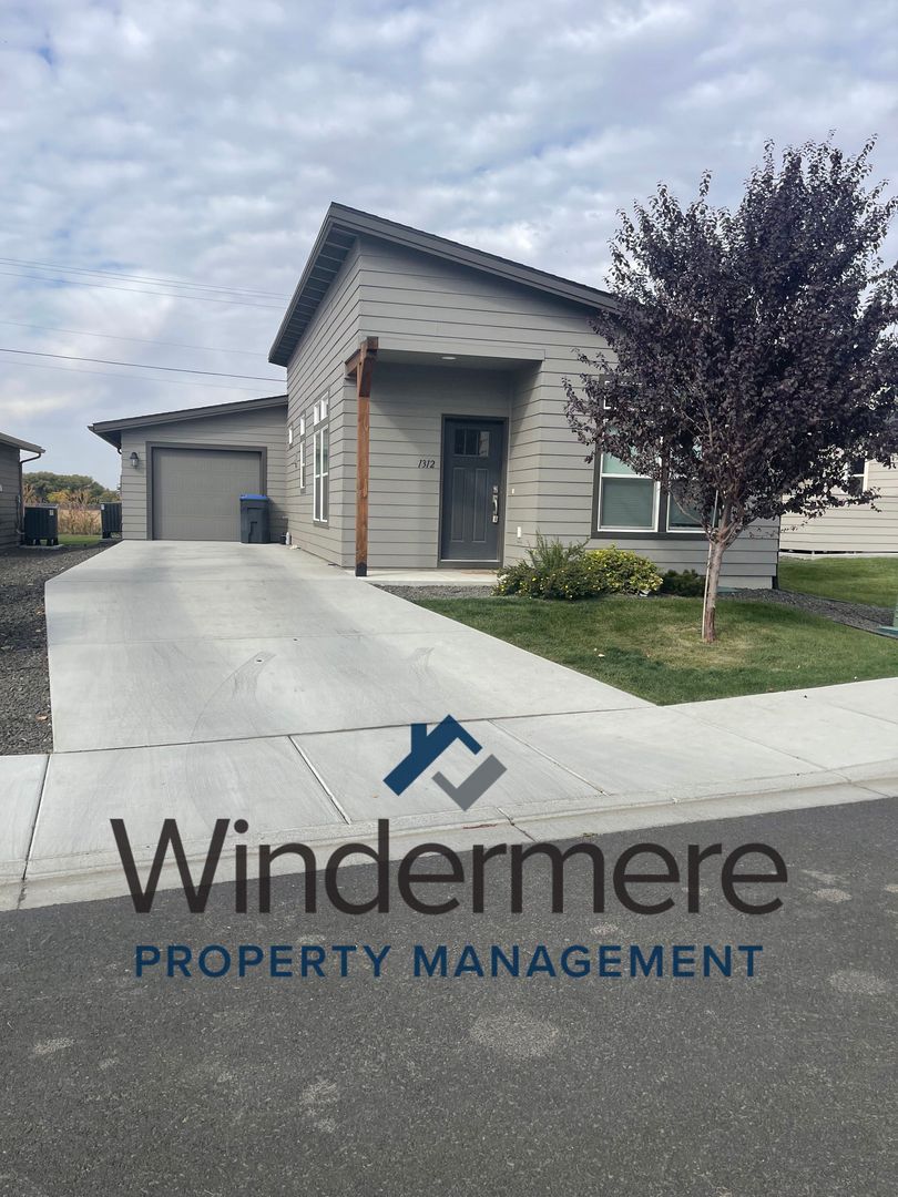 Walla Walla Apartment: Avery