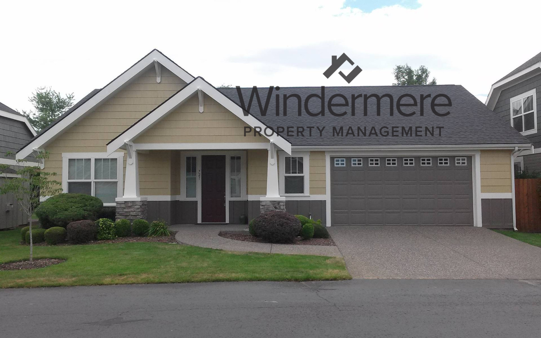 College Place House: 721 SE Swainson Lane