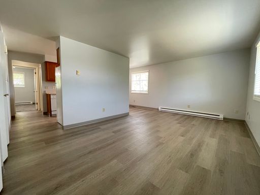 ***$500 OFF FIRST MONTH'S RENT*** EZ Walk to Spokane River and Centennial Trail – photo 1