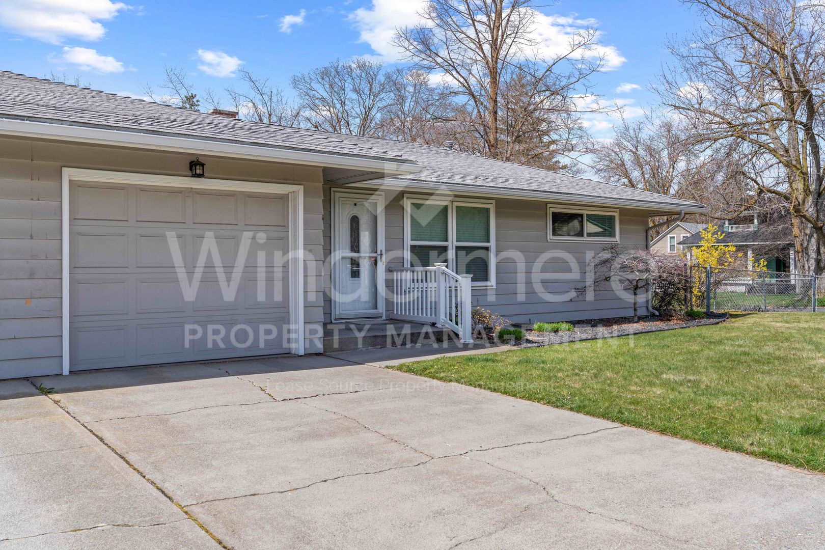 Spokane Apartment: 1402 S Jefferson St