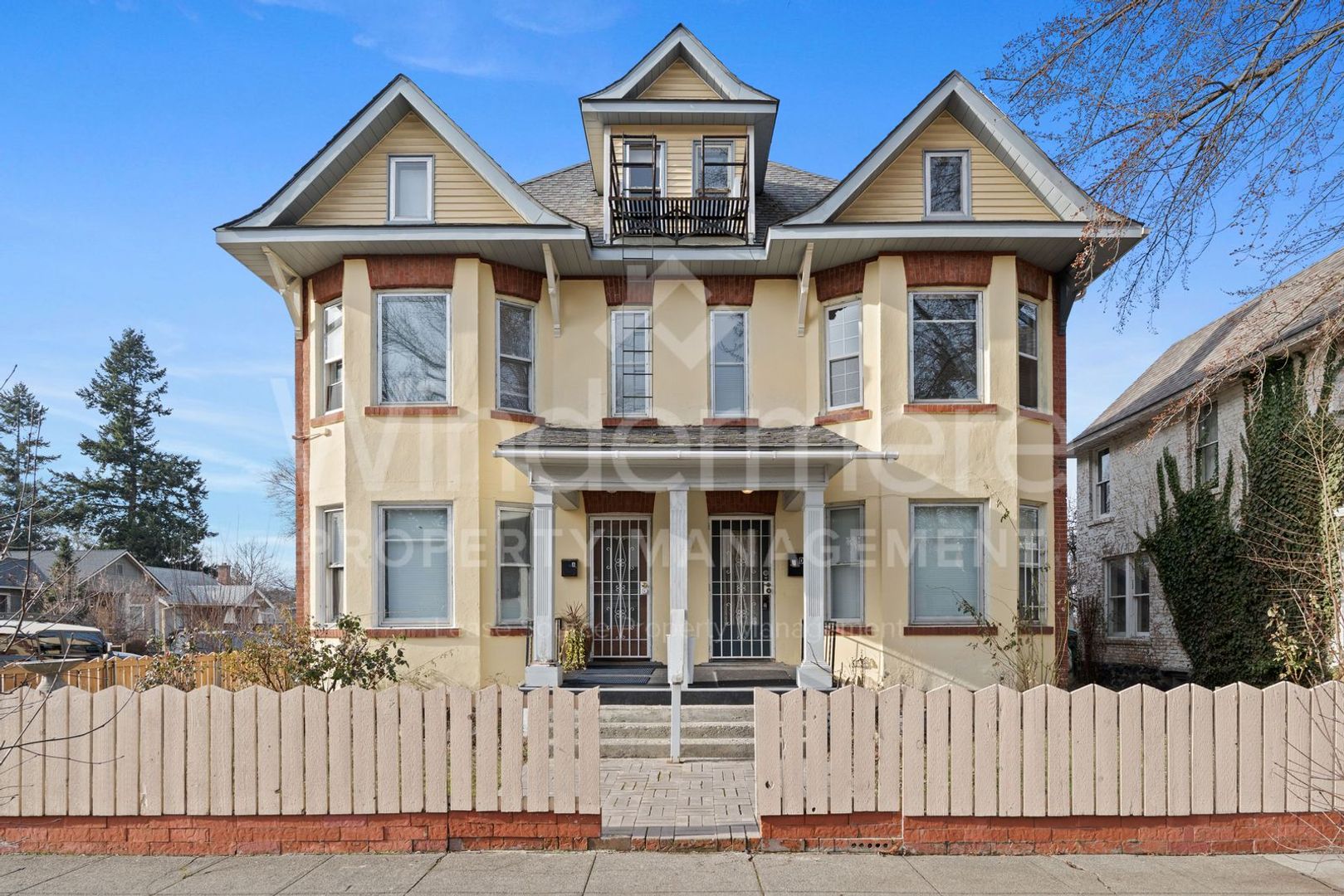 Spokane Apartment: 1122 S Walnut