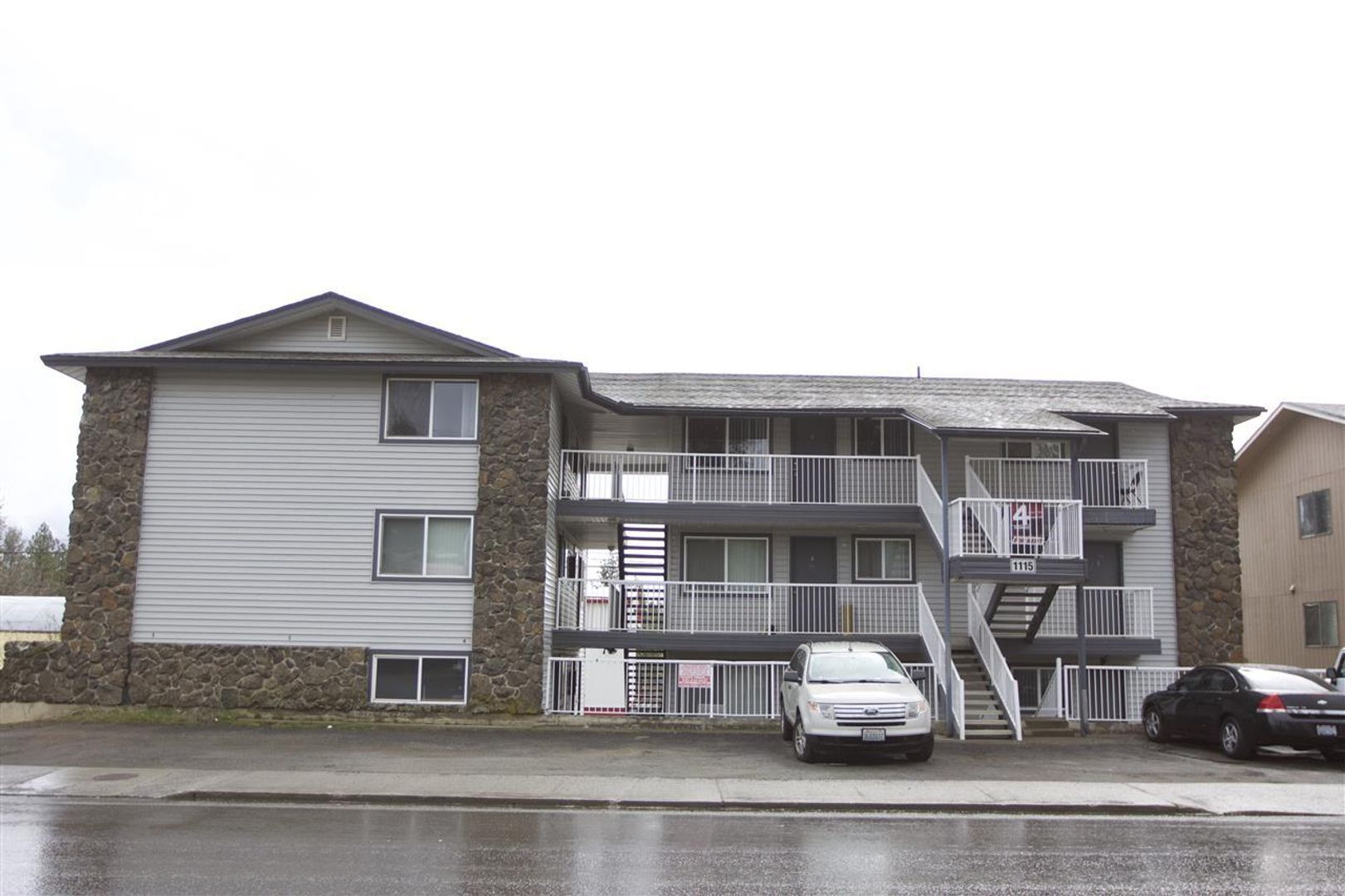 Cheney Apartment: 1115 1st St