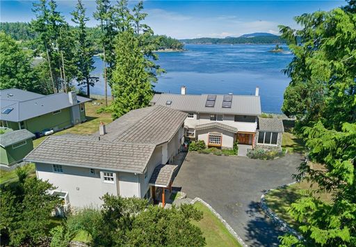 Magnificent Waterfront