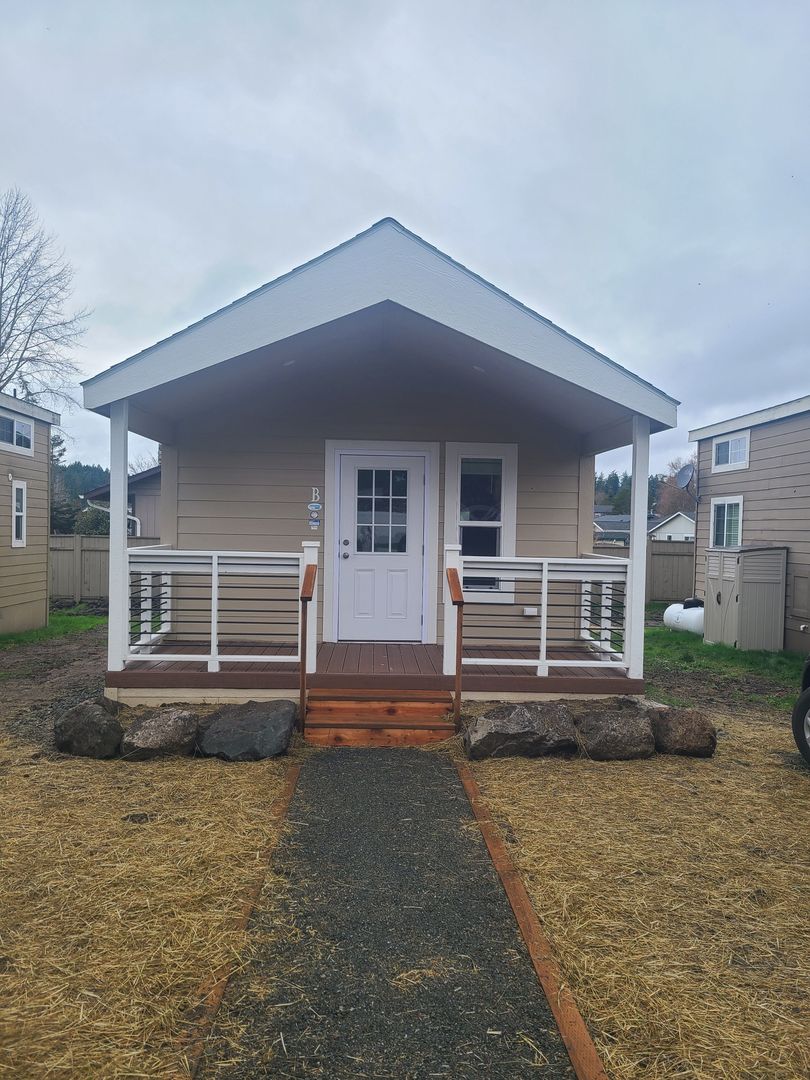 Friday Harbor House: 825 Argyle Ave