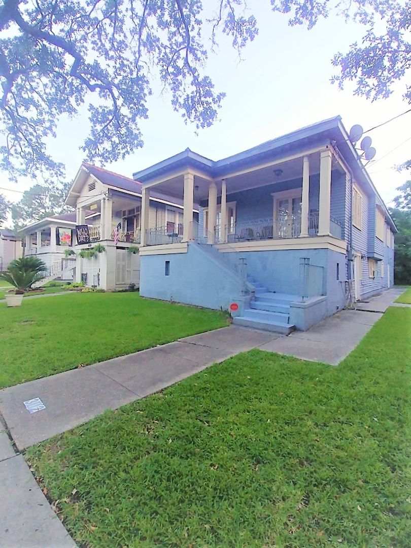 New Orleans House: 3112 Napoleon