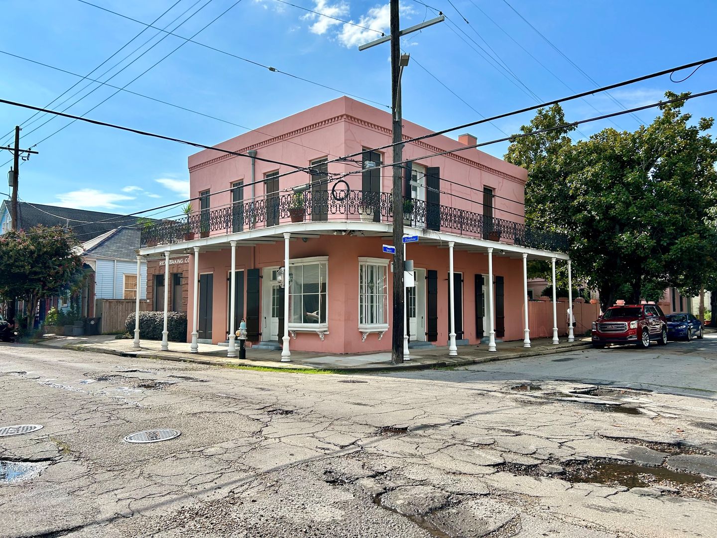 New Orleans Apartment: 802 Spain Street