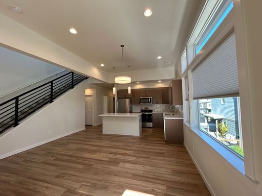 Listing photo thumbnail