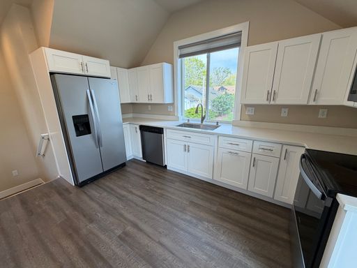 Listing photo thumbnail