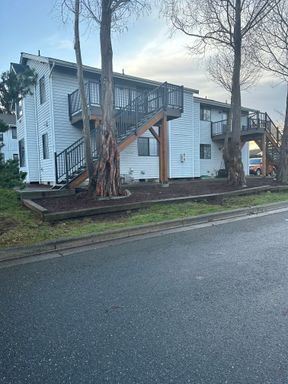 1337 Puget St #3, Bellingham, WA 98229