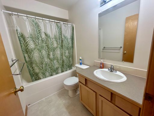 Listing photo thumbnail