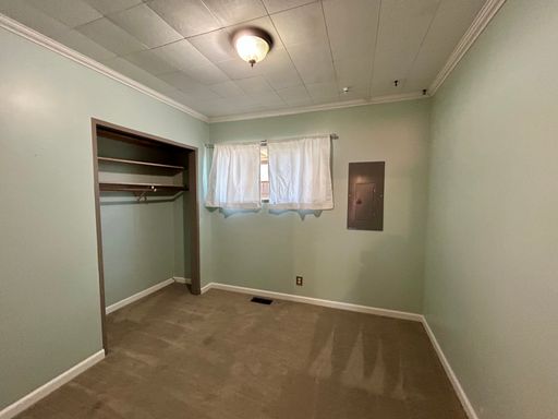 Listing photo thumbnail