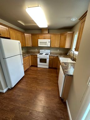 Listing photo thumbnail