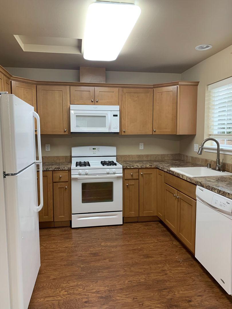 Ferndale Apartment: 2175 Siddle Lp