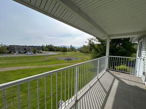 Listing photo thumbnail