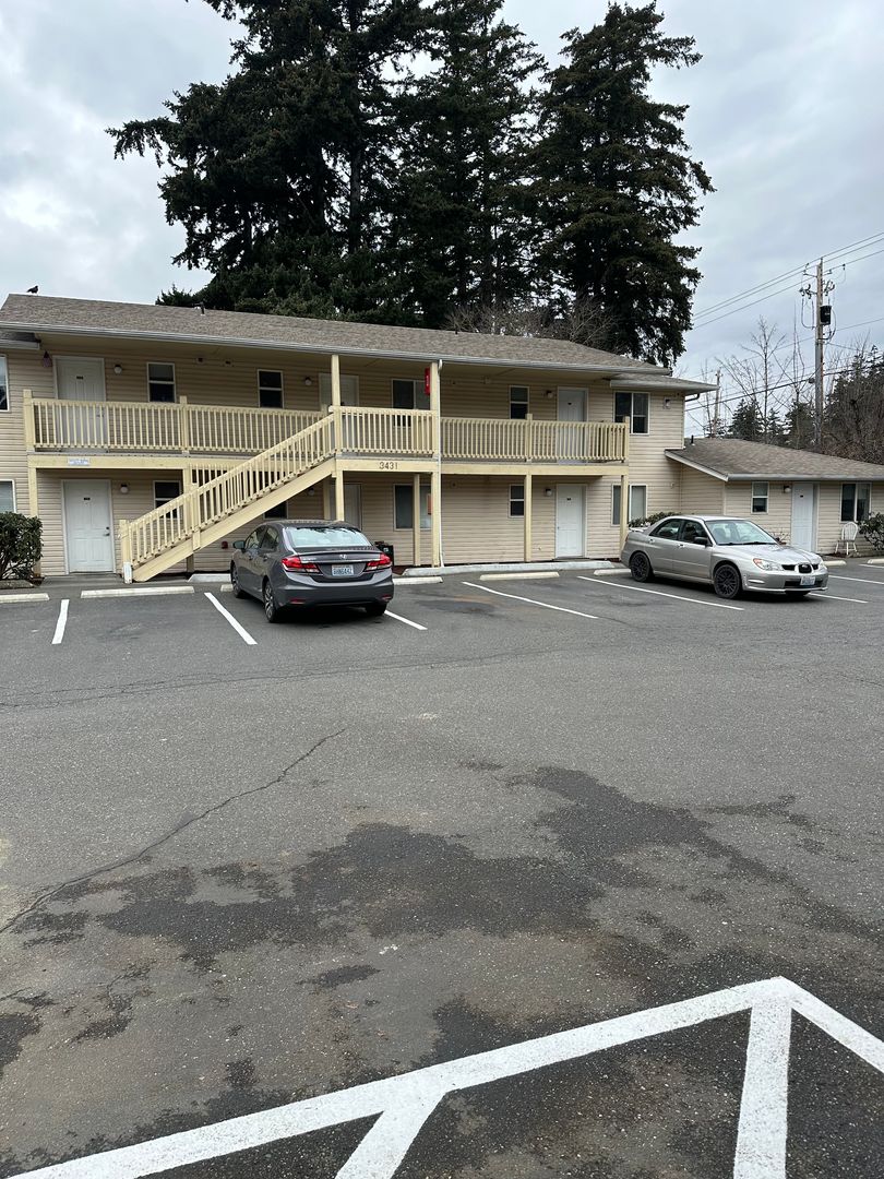 Bellingham Apartment: 3415-3419-3423-3427-3431 Northwest Ave