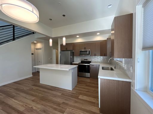 Listing photo thumbnail