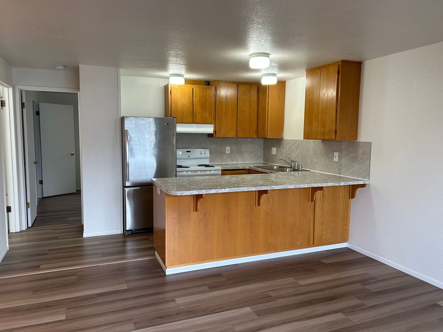 Bellingham Apartment: 2411 Verona St